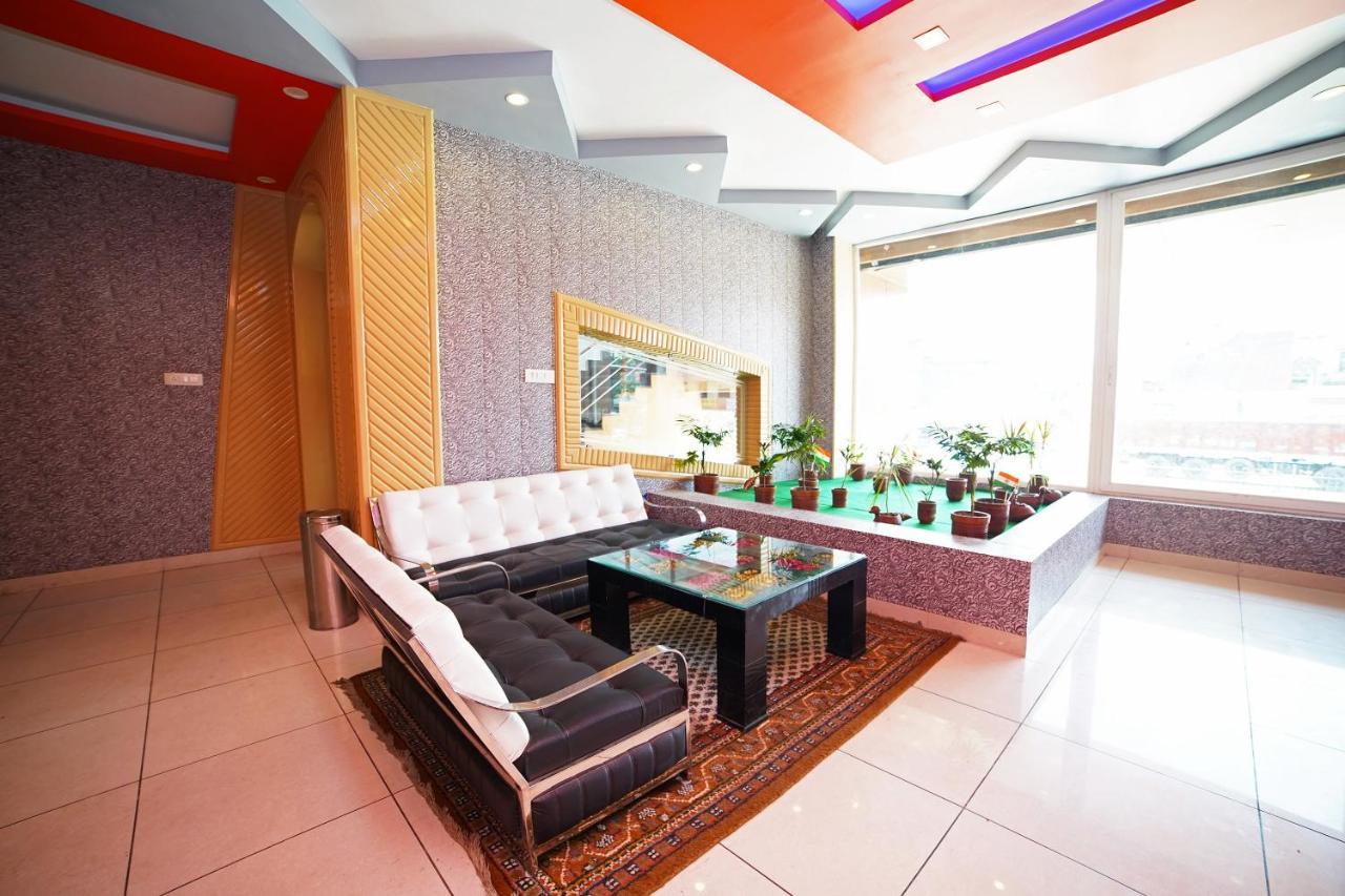 Oyo 39539 Hotel Vansh & Restaurant Kashipur Kültér fotó