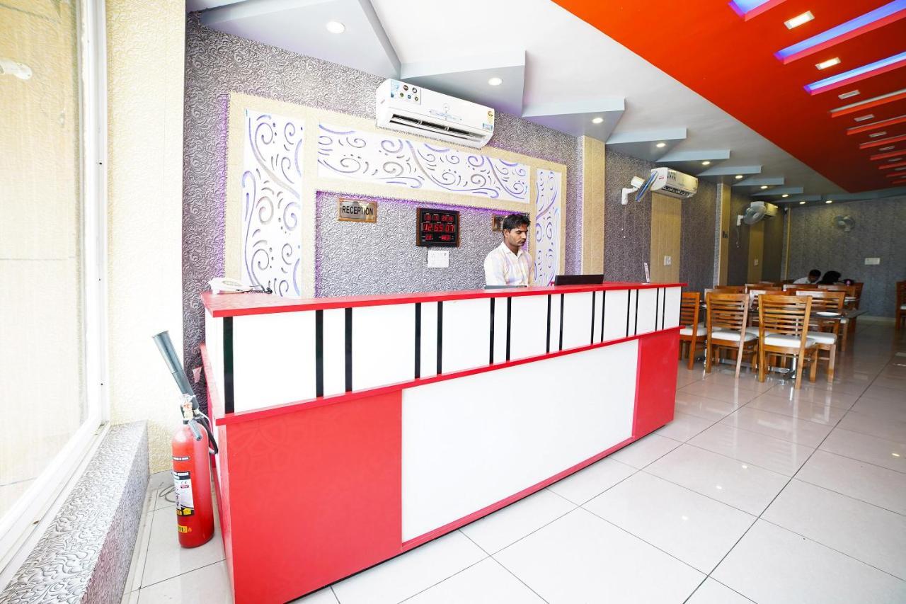 Oyo 39539 Hotel Vansh & Restaurant Kashipur Kültér fotó